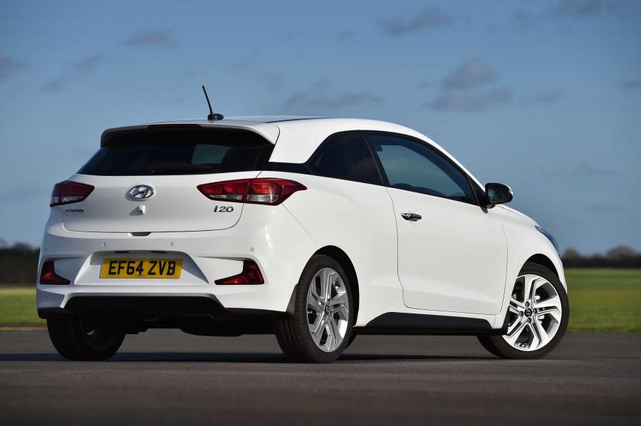  Hyundai i20 Coupe 2015 года  (UK) (фото 2 из 30)